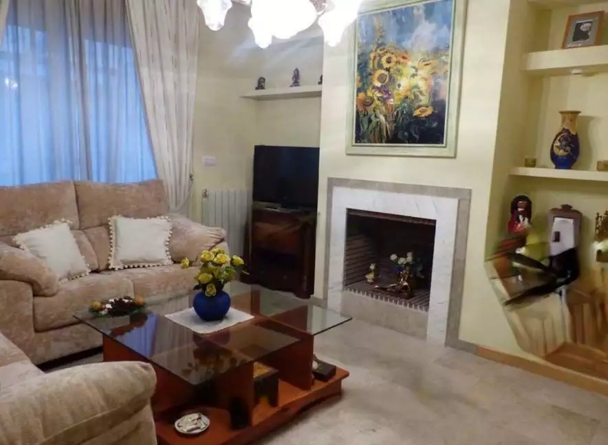 Продажа смежного дома в Вальдебебас - Вальдефуэнтес