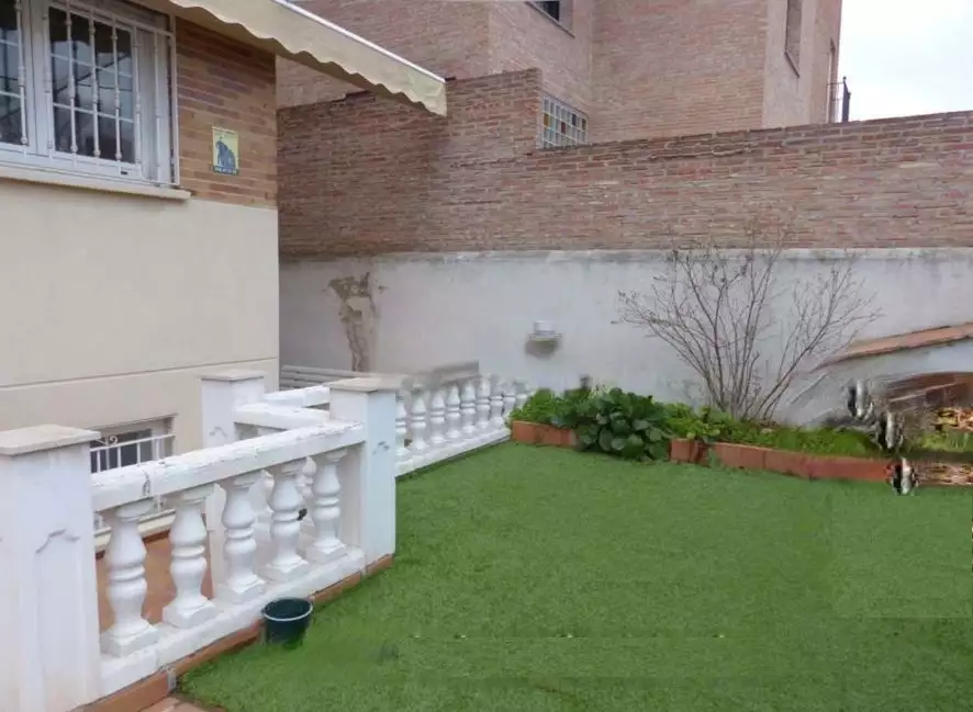 Продажа смежного дома в Вальдебебас - Вальдефуэнтес