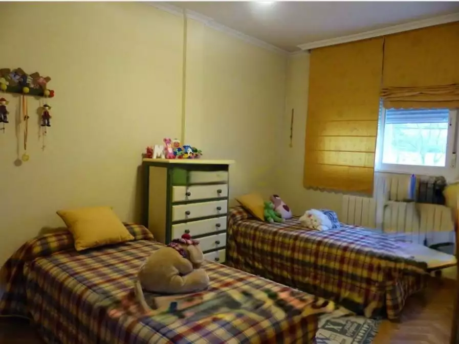 Продажа смежного дома в Вальдебебас - Вальдефуэнтес