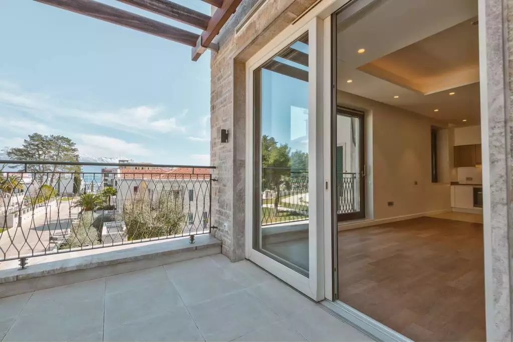 Какую квартиру купить в Черногории? Планировка, цена, район