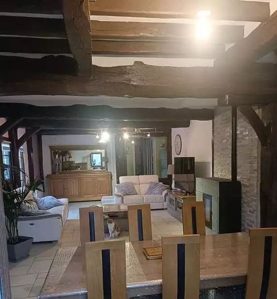 Как выглядит настоящий французский домик в деревне и сколько стоит?