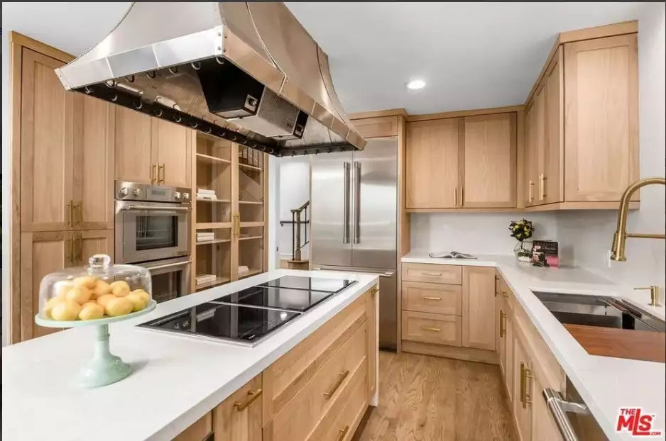 Потрясающий вариант уютного дома в Сенчури-Сити, Лос-Анджелес