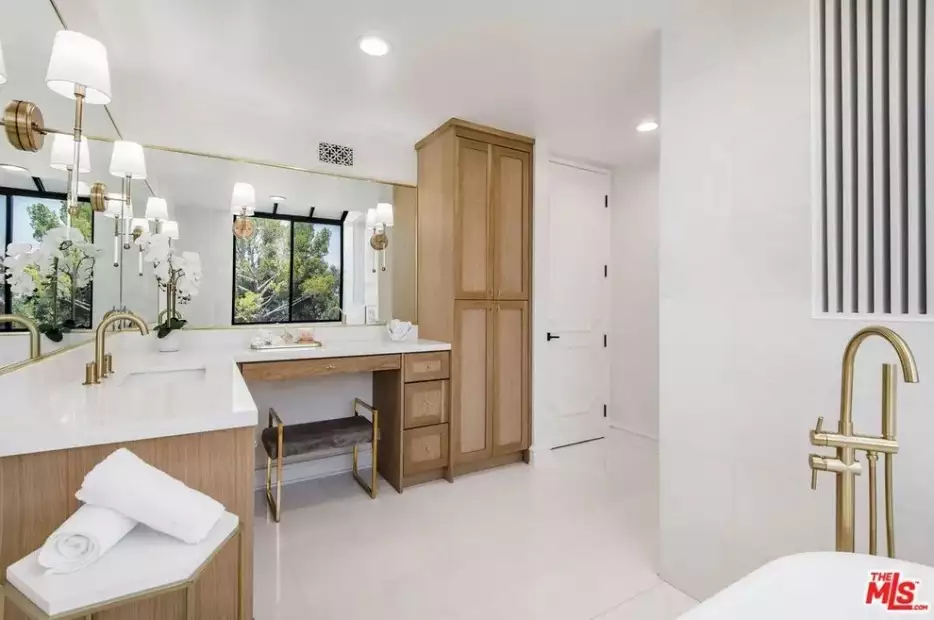 Потрясающий вариант уютного дома в Сенчури-Сити, Лос-Анджелес