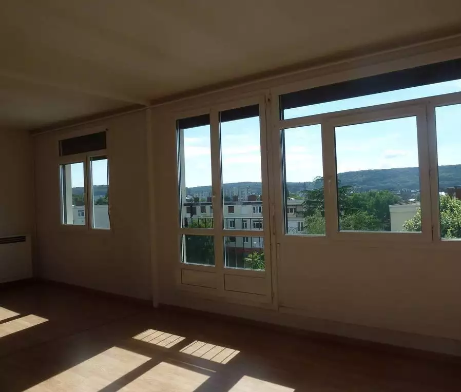 Самое недорогое жилье во Франции: 4-комнатная квартира по цене студии