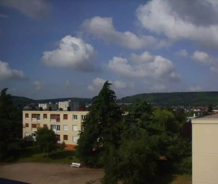 Самое недорогое жилье во Франции: 4-комнатная квартира по цене студии