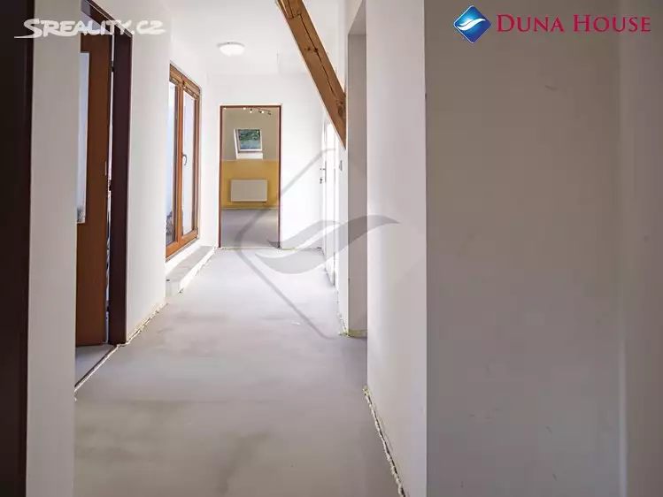 Самый лучший район для семейной жизни в Чехии - Ржичаны. Обзор большой квартиры