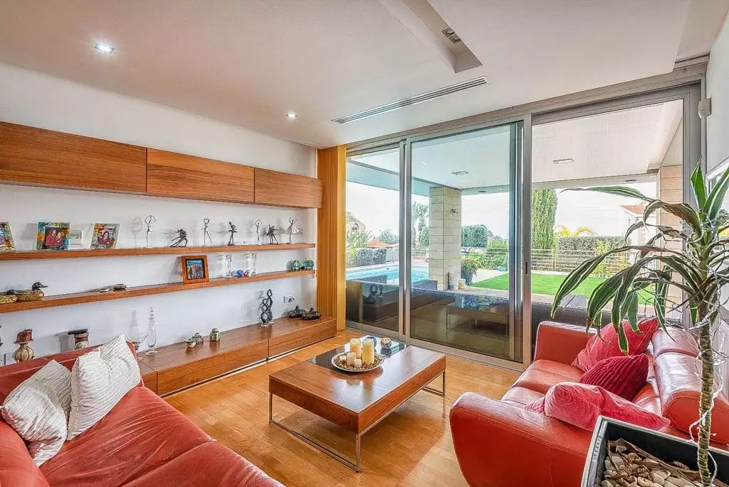 Ультрасовременная вилла 270 м2 в самом комфортном районе Кипра