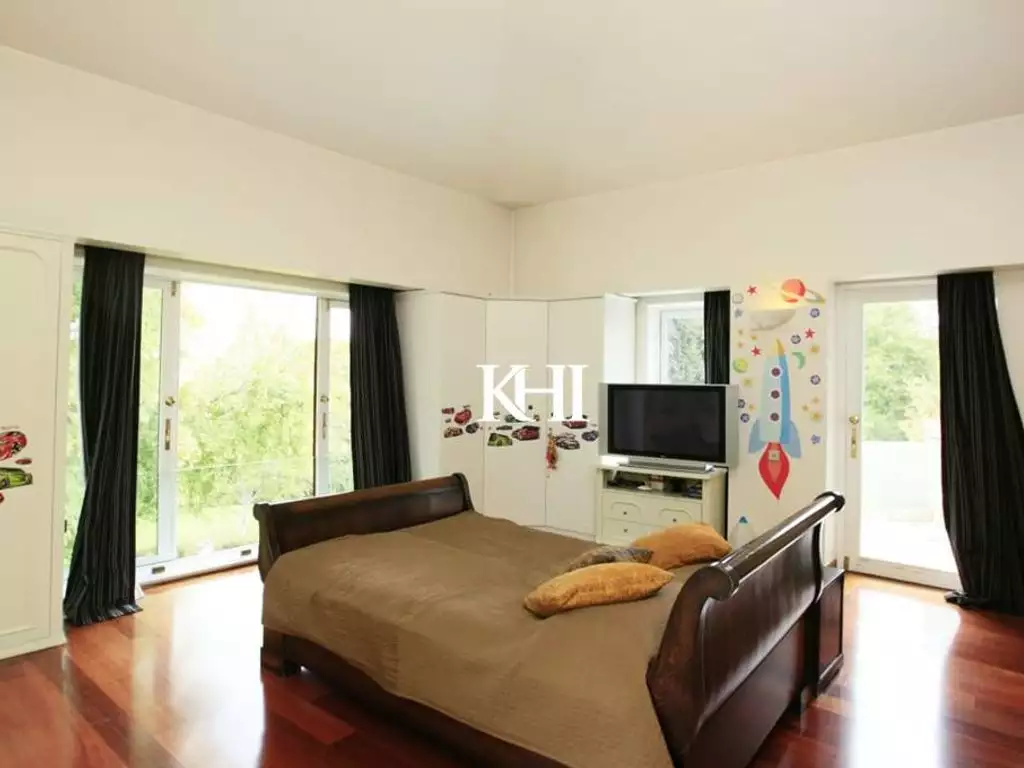 Уединенный престижный дом с фантастическим садом в Стамбуле, Турция