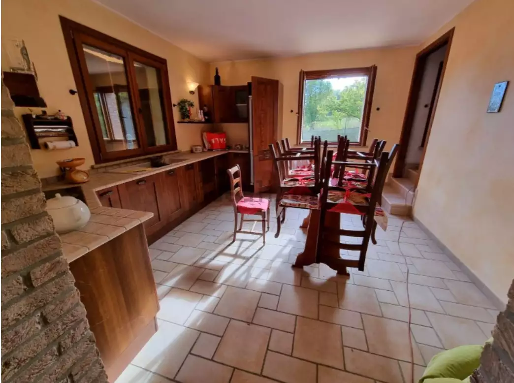 Огромная вилла всего за 340.000€ в самом красивом районе Италии!