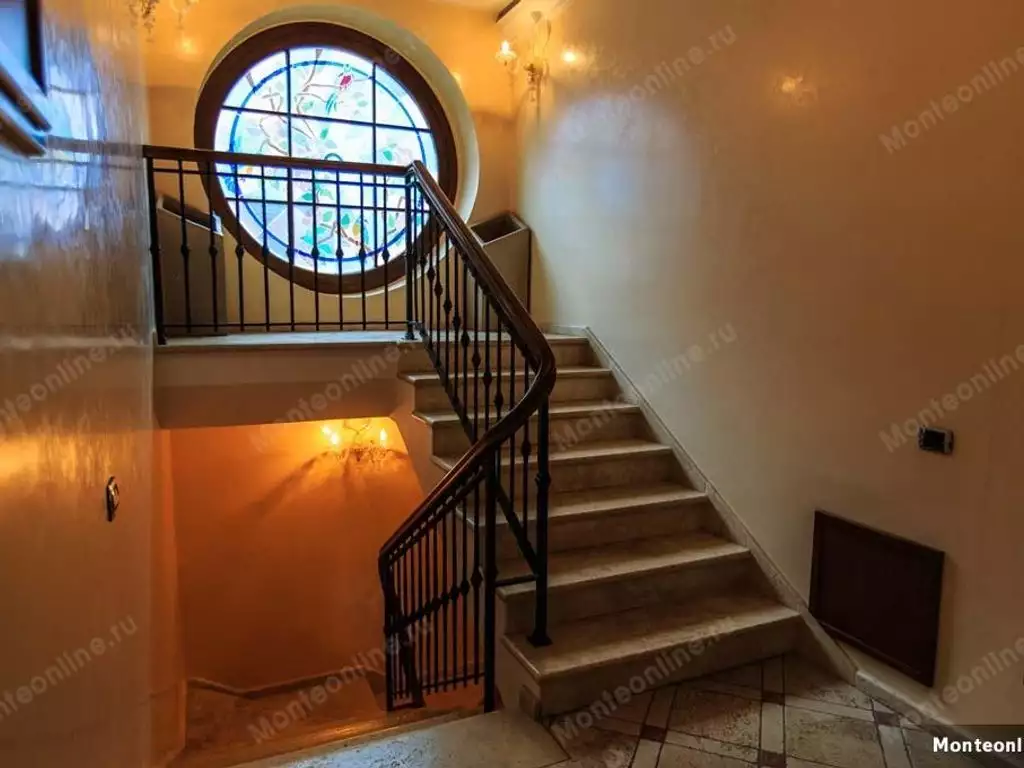 Каменная вилла с 5 спальнями и красивым видом на город Будва в Черногории