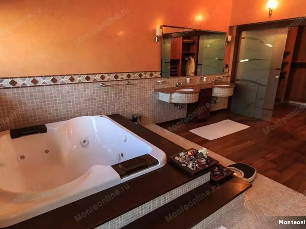 Каменная вилла с 5 спальнями и красивым видом на город Будва в Черногории