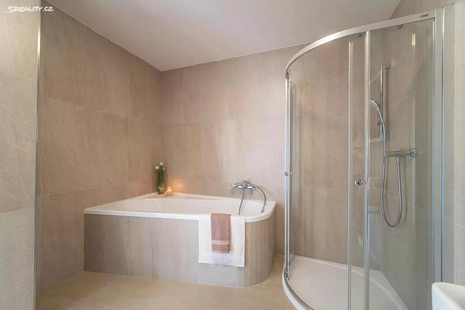 Новый дом 2022 года: современная 5-комнатная квартира в Ржевнице, Чехия