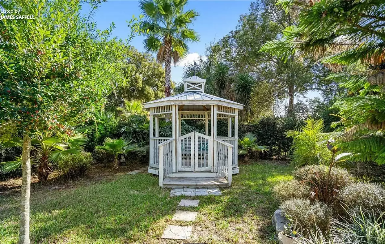 Аристократичный дом с собственным садом и бассейном во Флориде, США