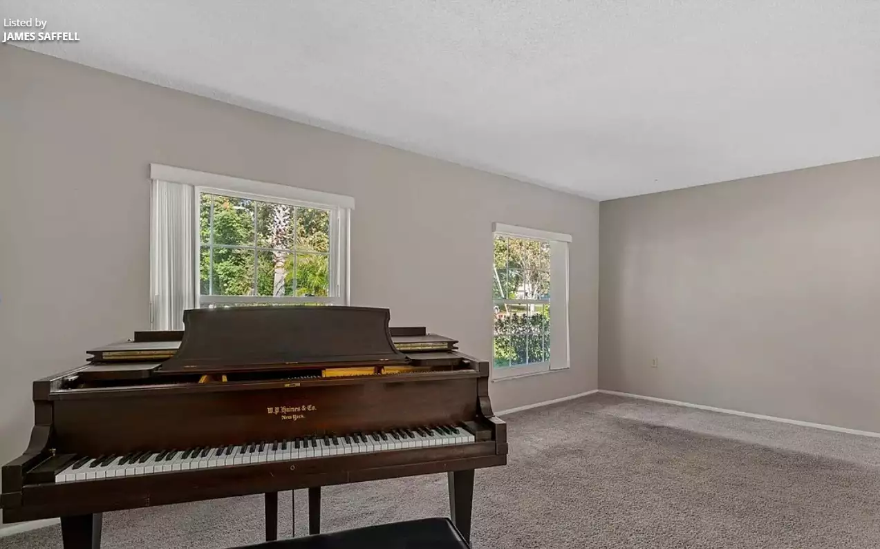 Аристократичный дом с собственным садом и бассейном во Флориде, США