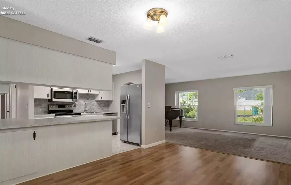 Аристократичный дом с собственным садом и бассейном во Флориде, США