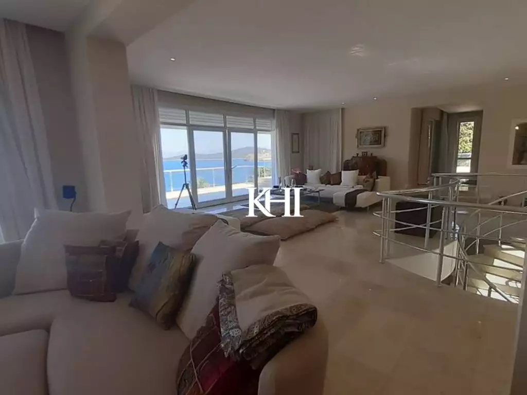 Удивительная вилла прямо на берегу моря в Бодруме, Турция