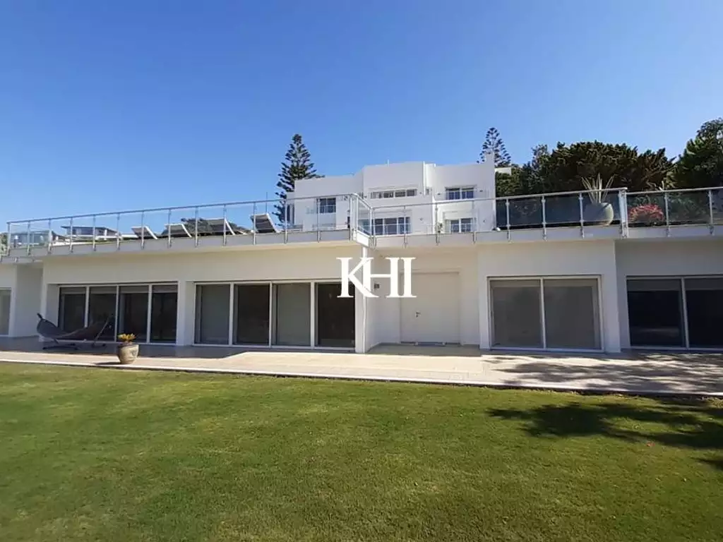 Удивительная вилла прямо на берегу моря в Бодруме, Турция