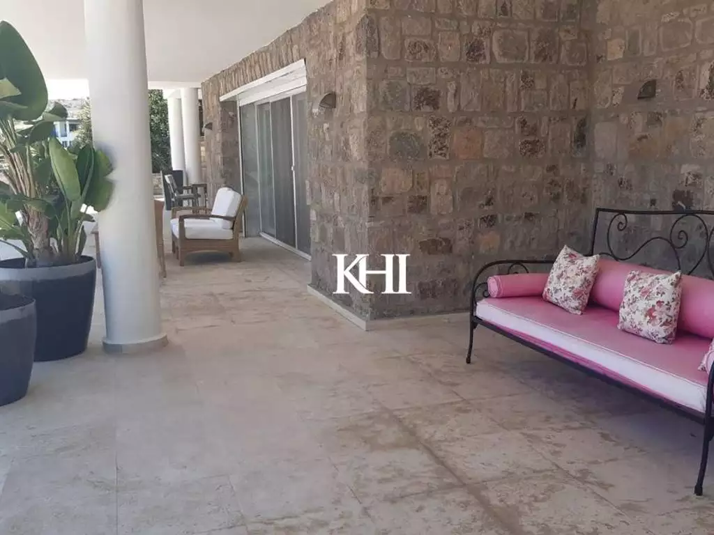 Удивительная вилла прямо на берегу моря в Бодруме, Турция