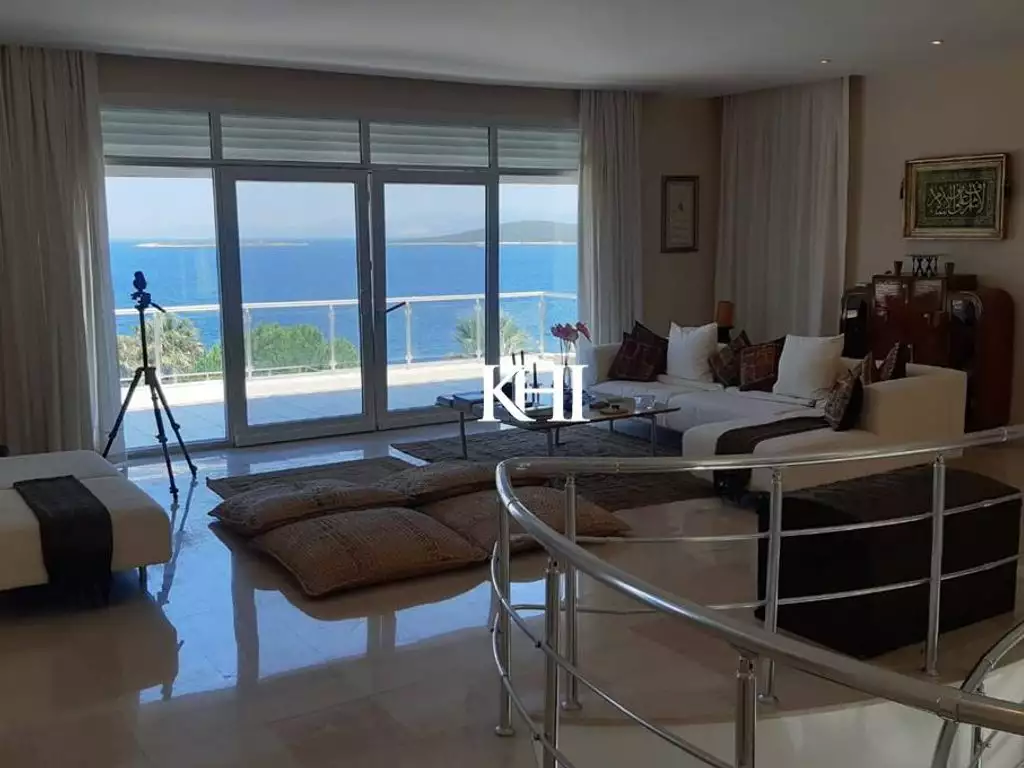 Удивительная вилла прямо на берегу моря в Бодруме, Турция