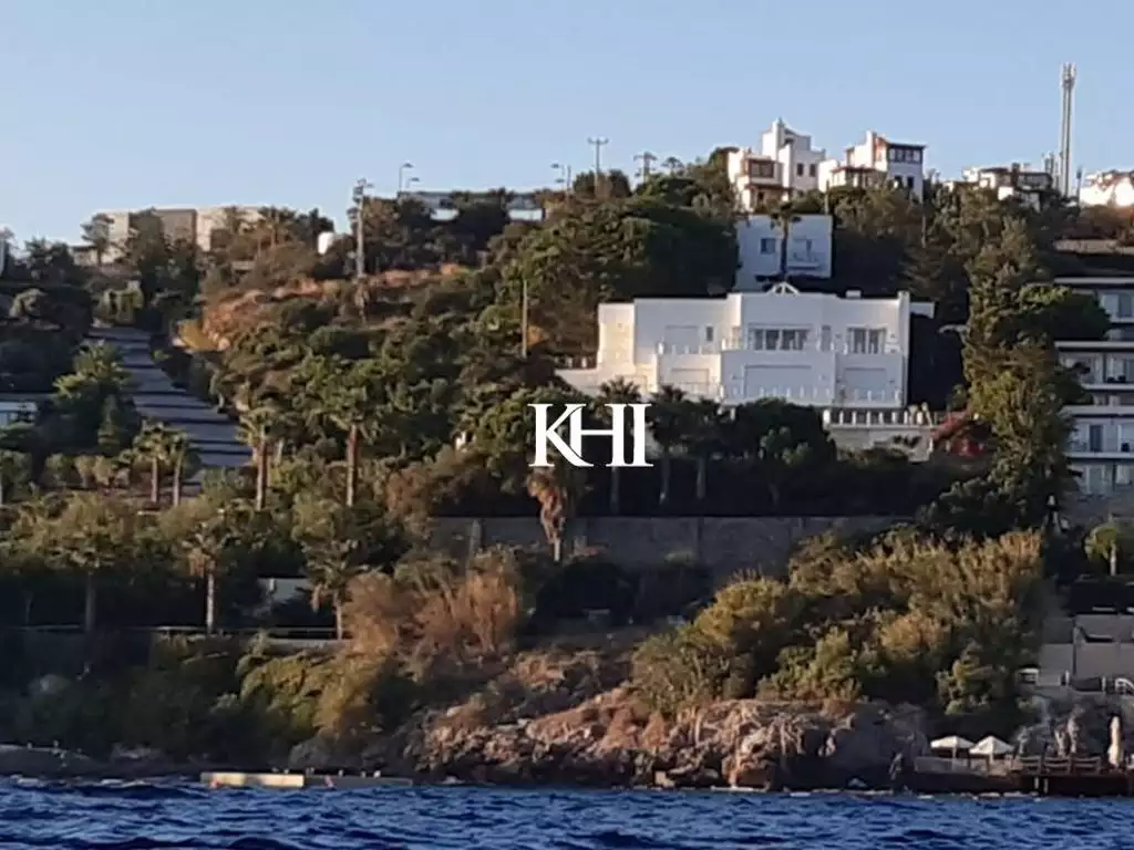 Удивительная вилла прямо на берегу моря в Бодруме, Турция