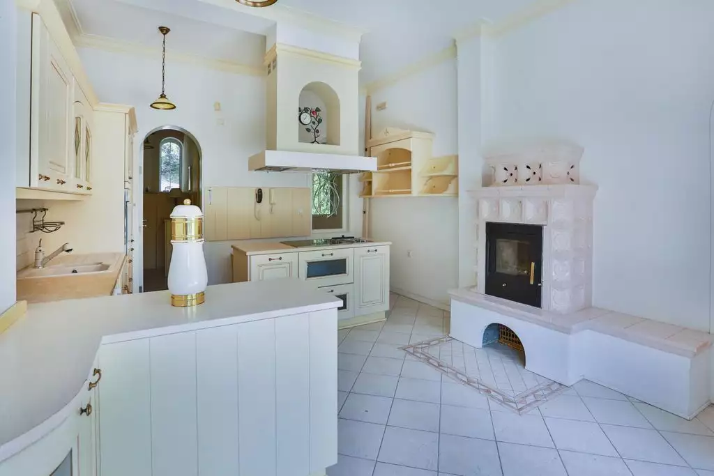 Величественный семейный особняк с большим частным двором в Софии, Болгария