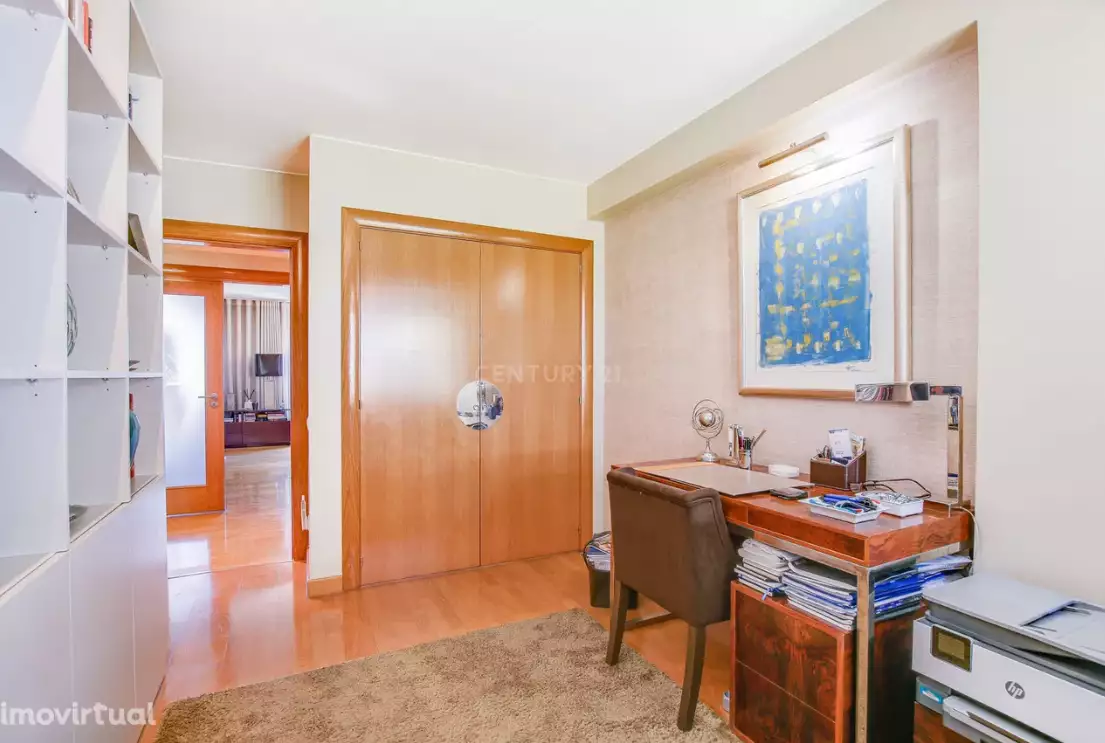 Камполиде - один из топовых районов для жизни в Португалии. Показываем квартиру