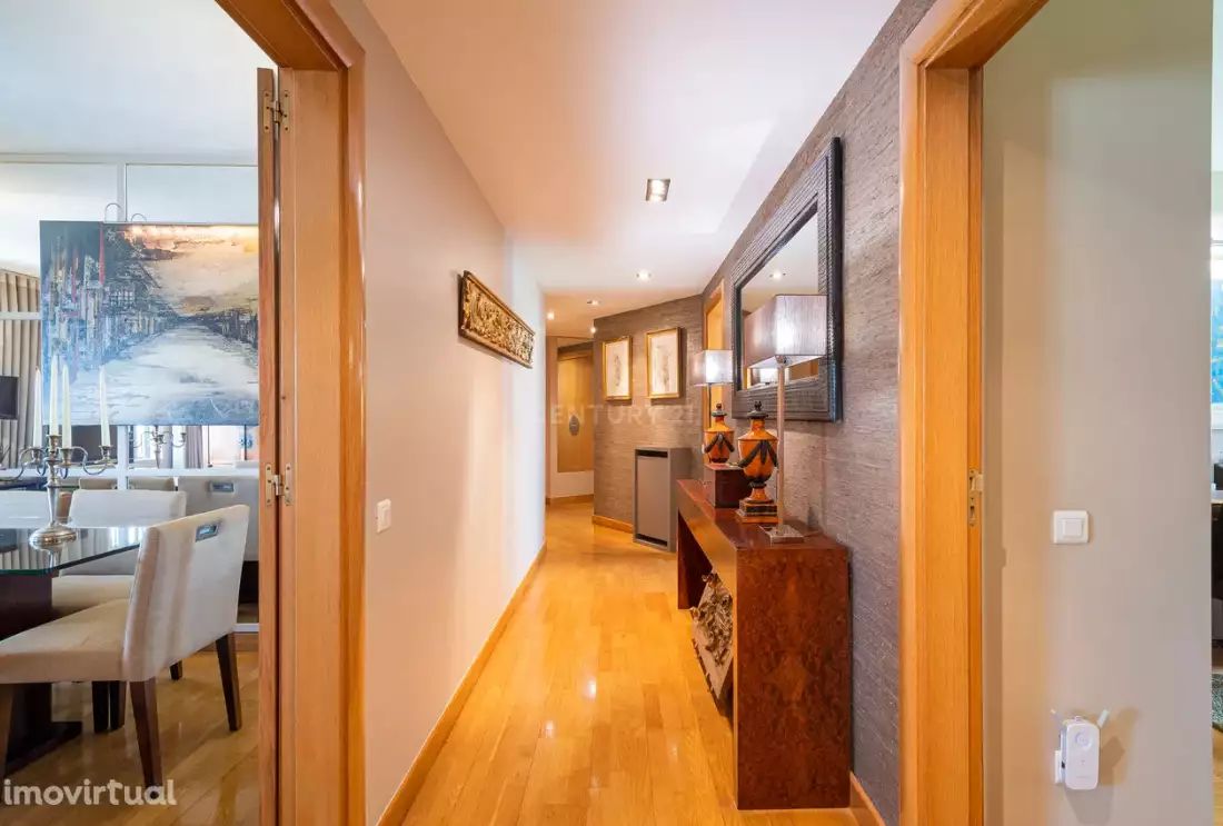 Камполиде - один из топовых районов для жизни в Португалии. Показываем квартиру