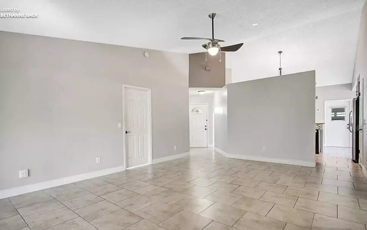 Где самое не дорогое жилье в США? Обзор уютной резиденции во Флориде