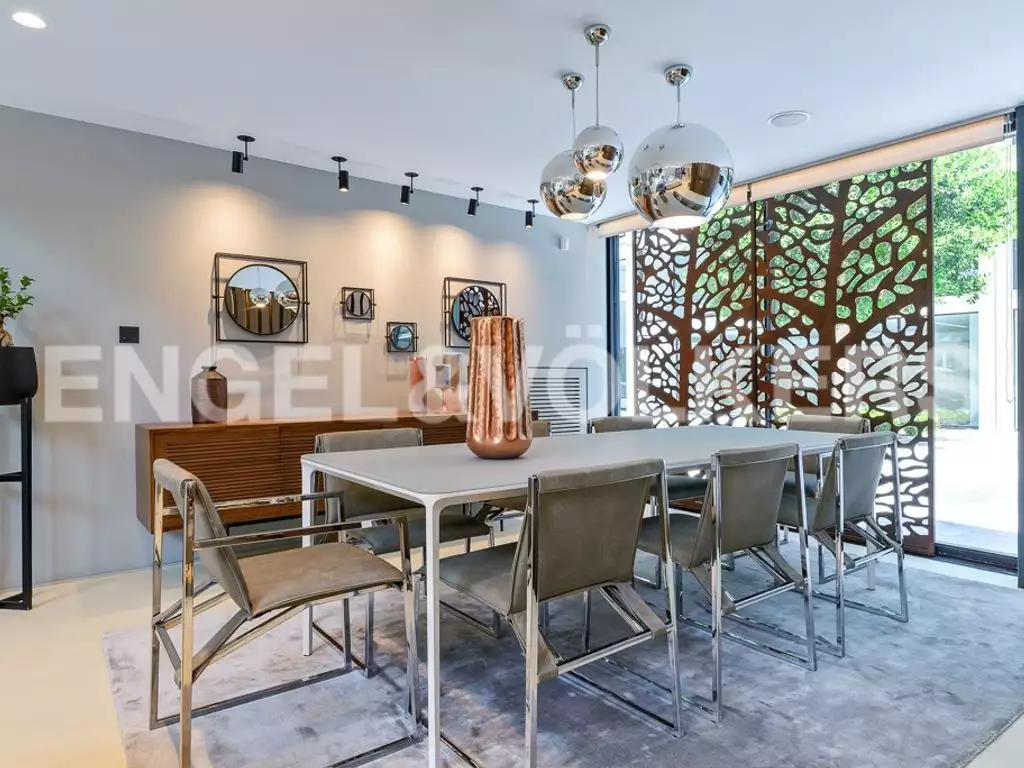 Колонаки - роскошь в центре городской жизни. Обзор невероятной виллы в Афин