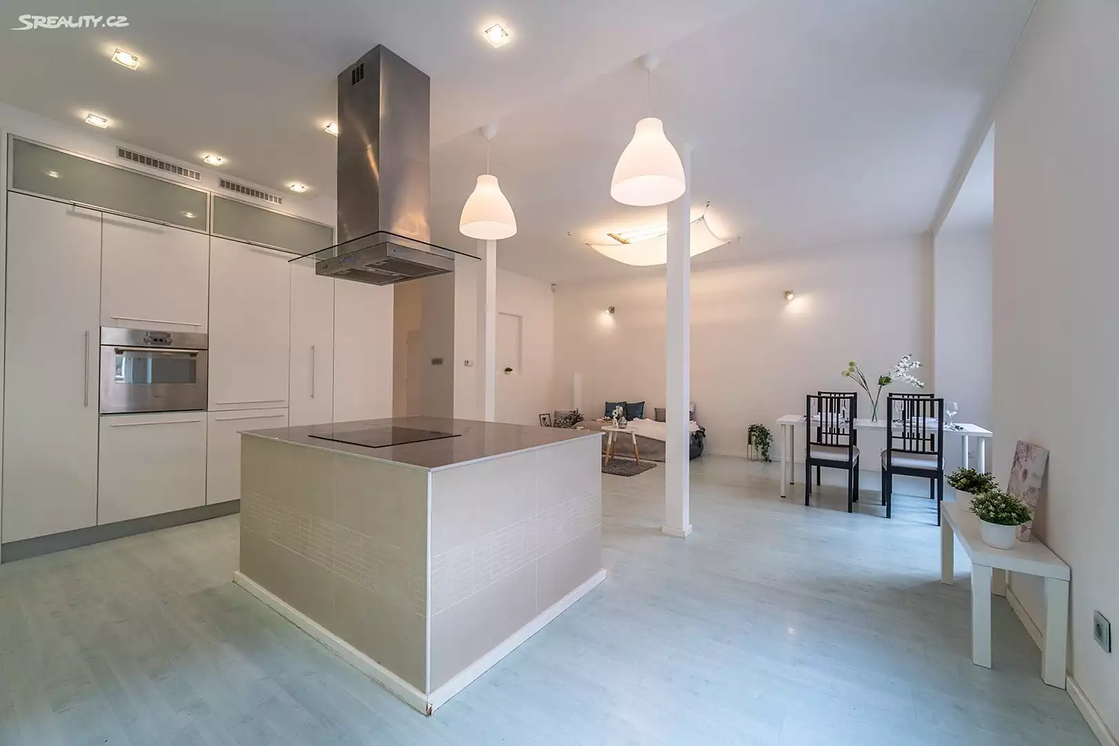 Простор, уют, свет - квартира мечты с 2 спальнями в центре Праги, Чехия