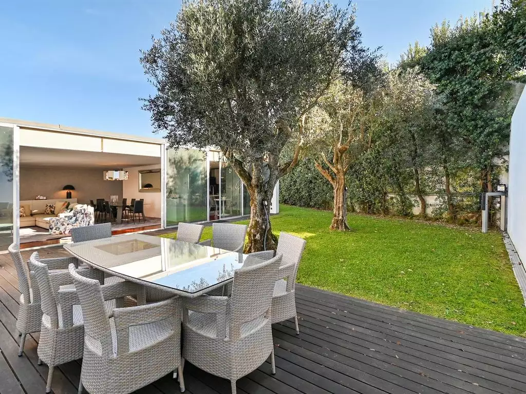 Дом с солнечной террасой и самым удобным расположением в Порту