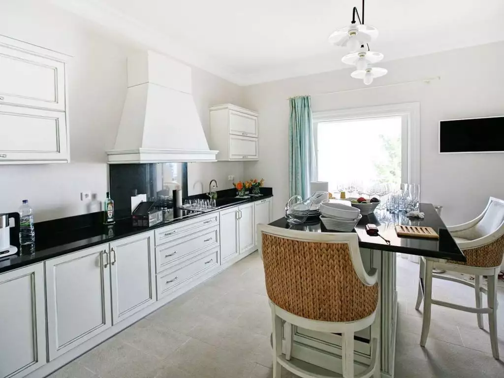 Непревзойденная красота Корфу: три виллы с выходом на пляж Агни