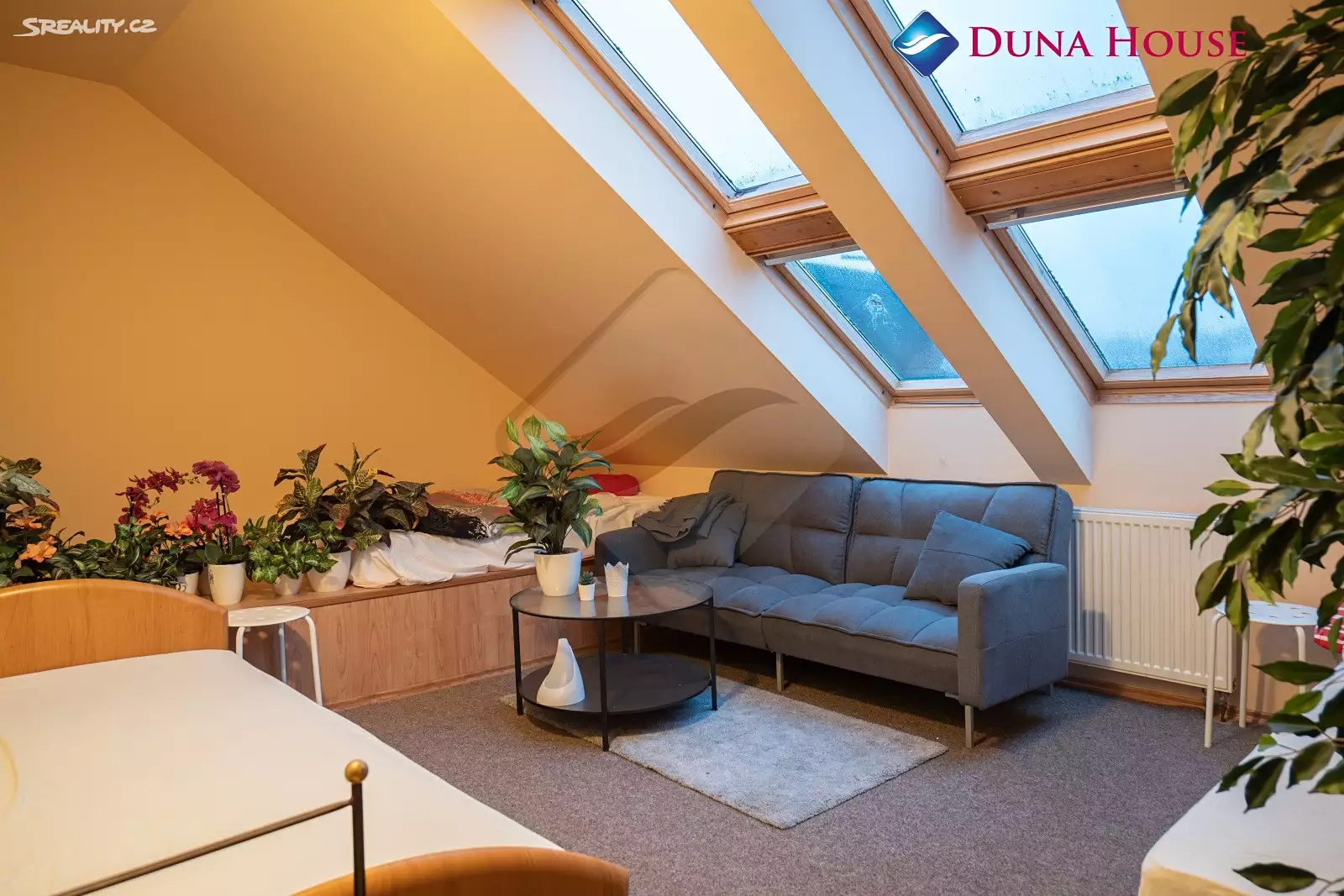 Прага, Чехия: обзор новой двухуровневой квартиры в районе Дейвице