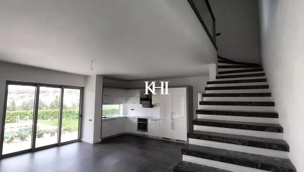 Обзорная статья: уютная вилла площадью 240 кв.</div><div class=