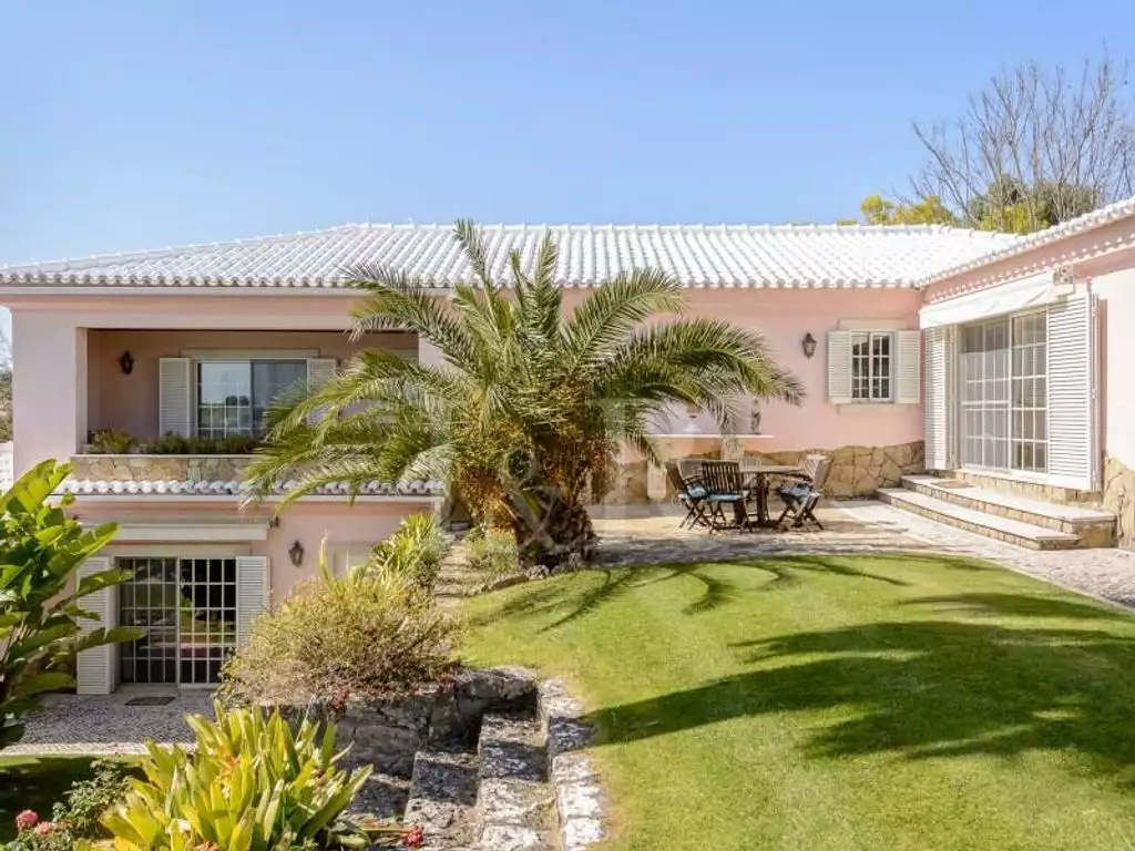 Изысканная ферма в Маник-де-Байшу: жизнь в роскоши и идеальном балансе с природой