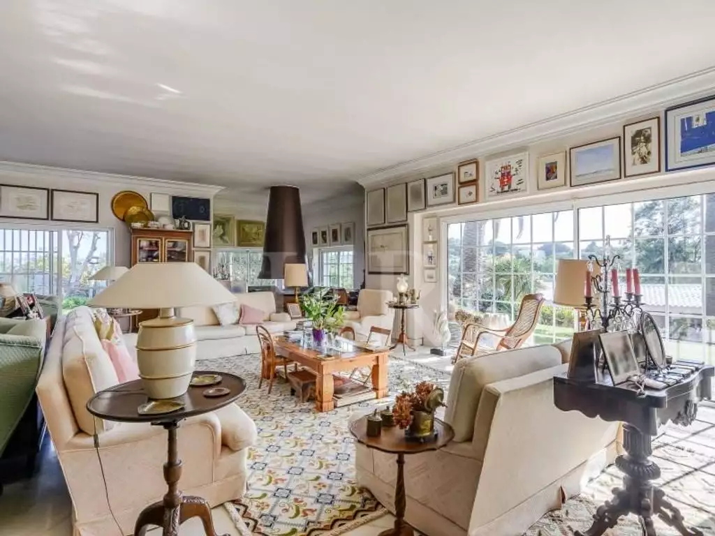 Изысканная ферма в Маник-де-Байшу: жизнь в роскоши и идеальном балансе с природой