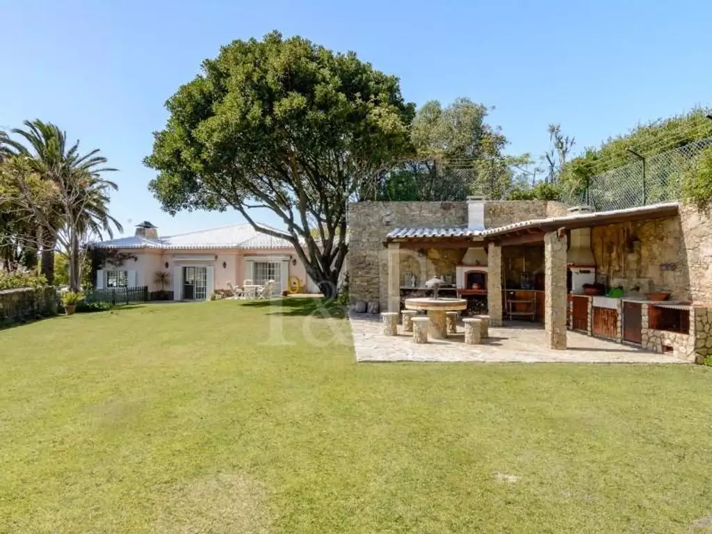 Изысканная ферма в Маник-де-Байшу: жизнь в роскоши и идеальном балансе с природой