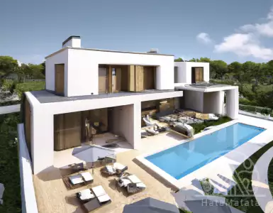 Избранный глава профсоюза стал королем недвижимости в Северном Кипре.