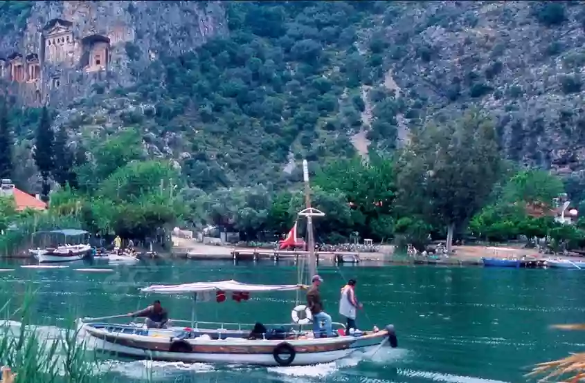 Квартиры (2+1) в Дальяне \ район Ортаджа, провинция Мугла. Турция