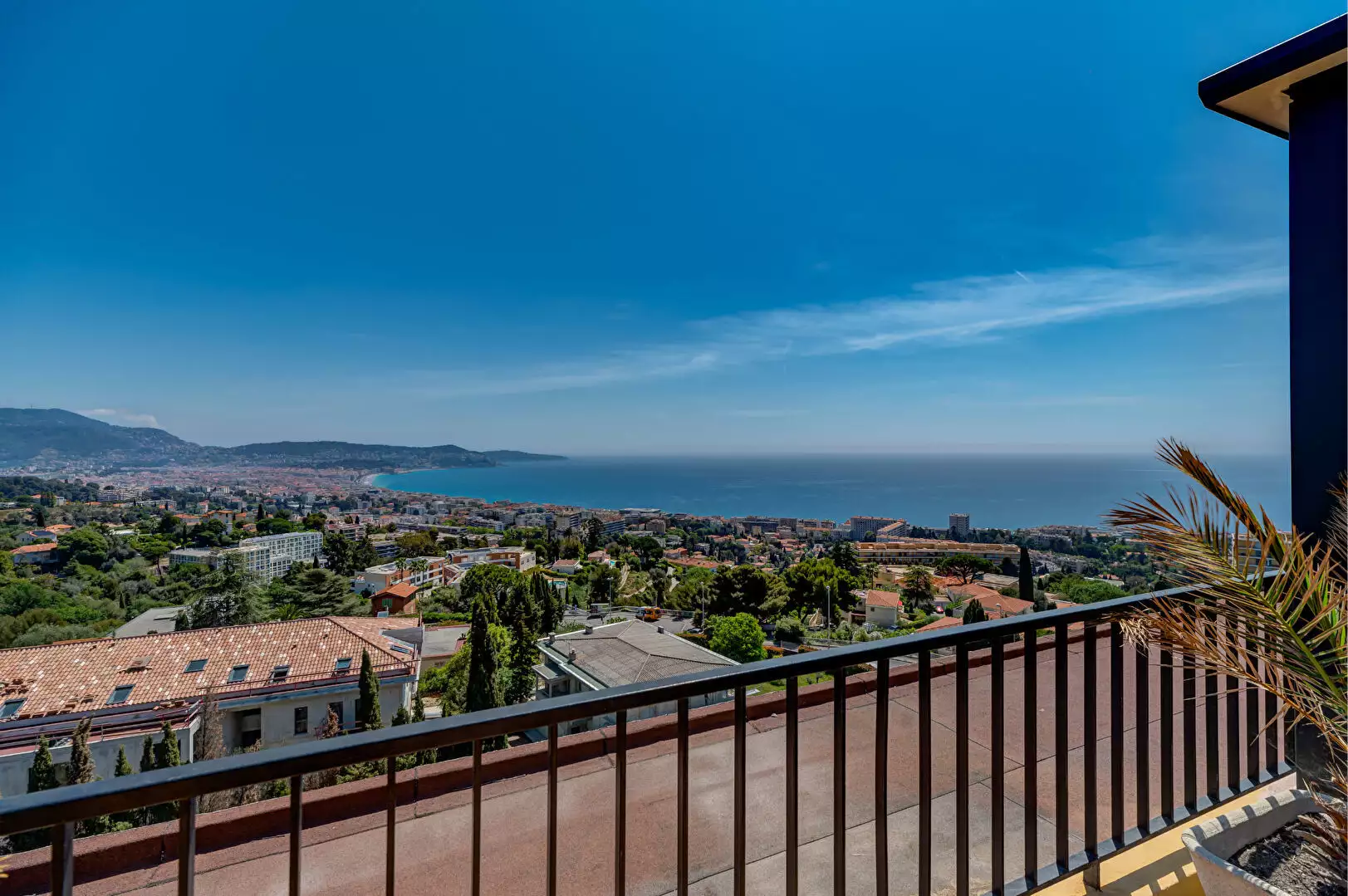 Лазурный берег Франции: на продаже дуплекс с 3 спальнями в самом сердце Ниццы