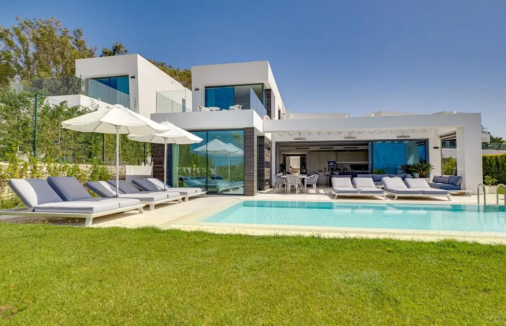 Вилла 327м² в Испании, Марбелья. Стоимостью 2100000€ аренда фото-2