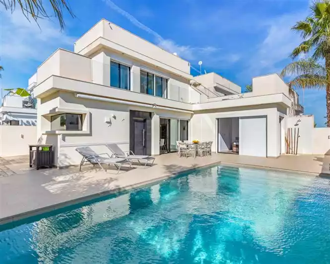 Дом 135м² в Испании, Сьюдад-Кесада. Стоимостью 389000€ аренда фото-1