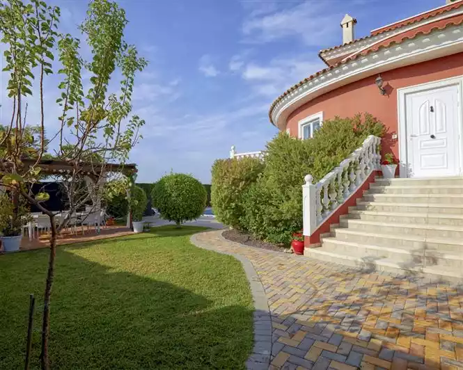 Дом 245м² в Испании, Сьюдад-Кесада. Стоимостью 799000€ аренда фото-1