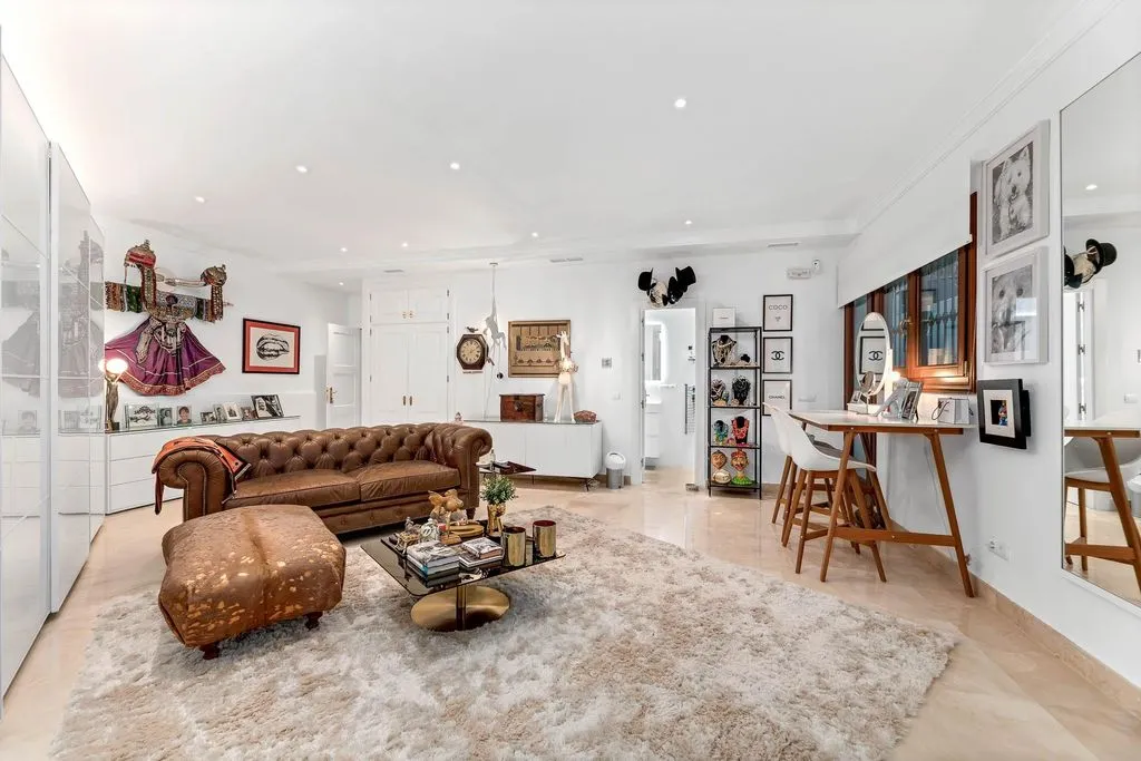 Вилла 438м² в Испании, Бенаавис. Стоимостью 2250000€ аренда фото-1