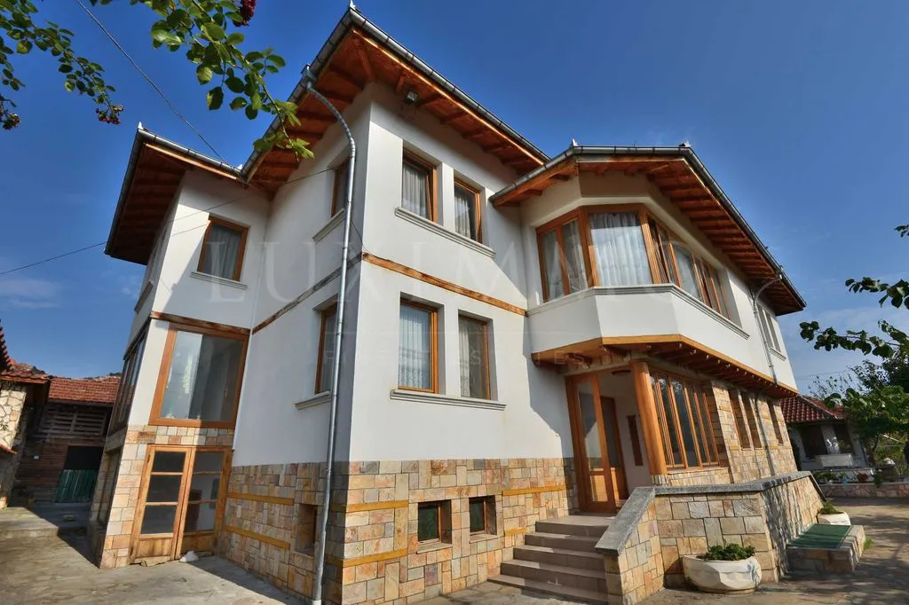 Таунхаус 640м² в Болгарии, Велико Тырново. Стоимостью 500000€ аренда фото-3