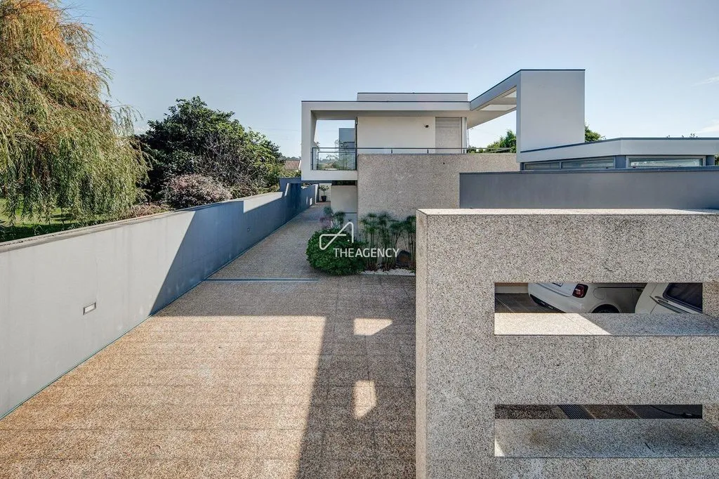 Вилла 271м² в Португалии, Вила-Нова-ди-Гая. Стоимостью 850000€ аренда фото-4
