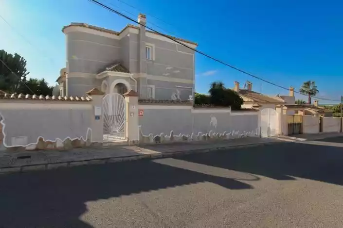 Дом 110м² в Испании, Сьюдад-Кесада. Стоимостью 350000€ аренда фото-25