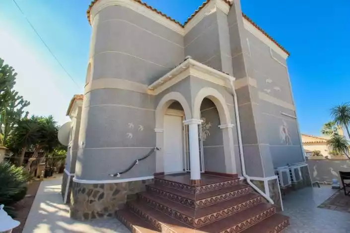 Дом 110м² в Испании, Сьюдад-Кесада. Стоимостью 350000€ аренда фото-9