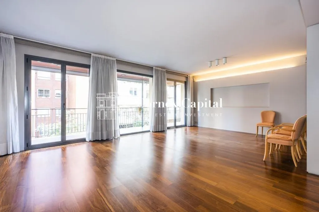 Квартира 235м² в Испании, Барселона. Стоимостью 1290000€ аренда фото-1