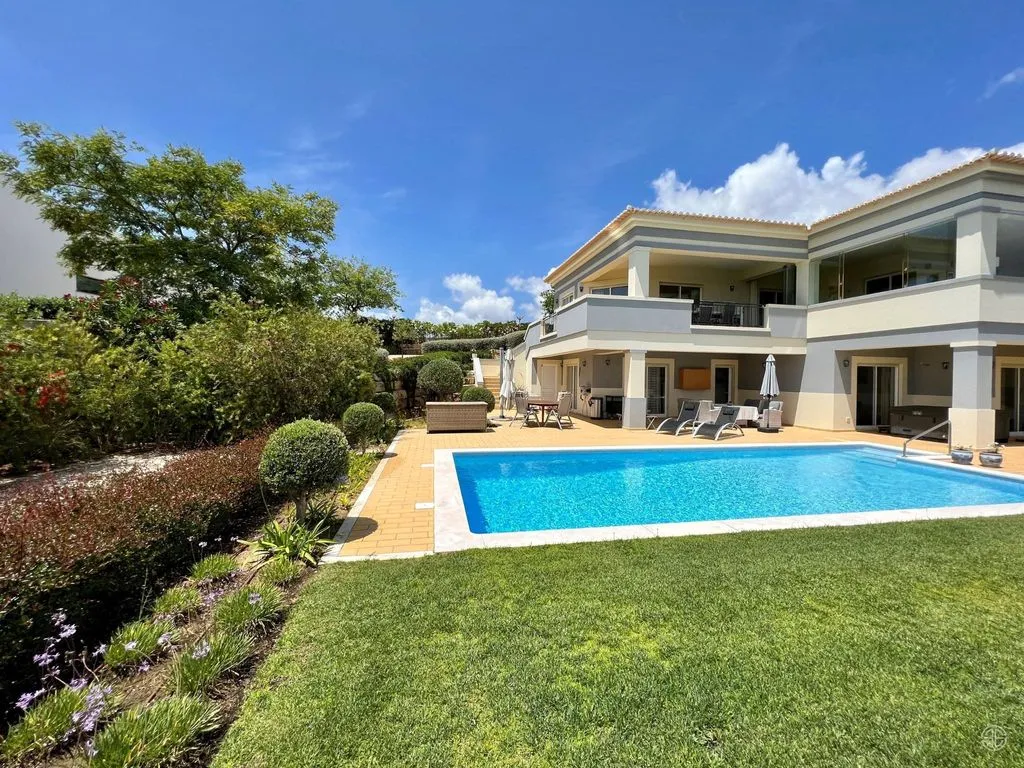 Вилла 174м² в Португалии, Лагуш. Стоимостью 1490000€ аренда фото-1